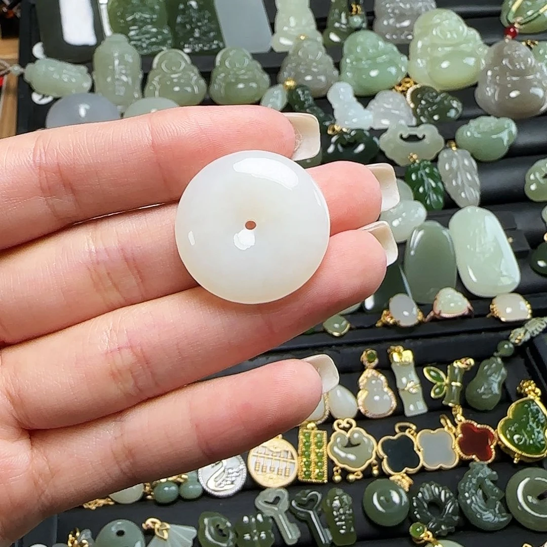 颈饰未镶嵌和田玉