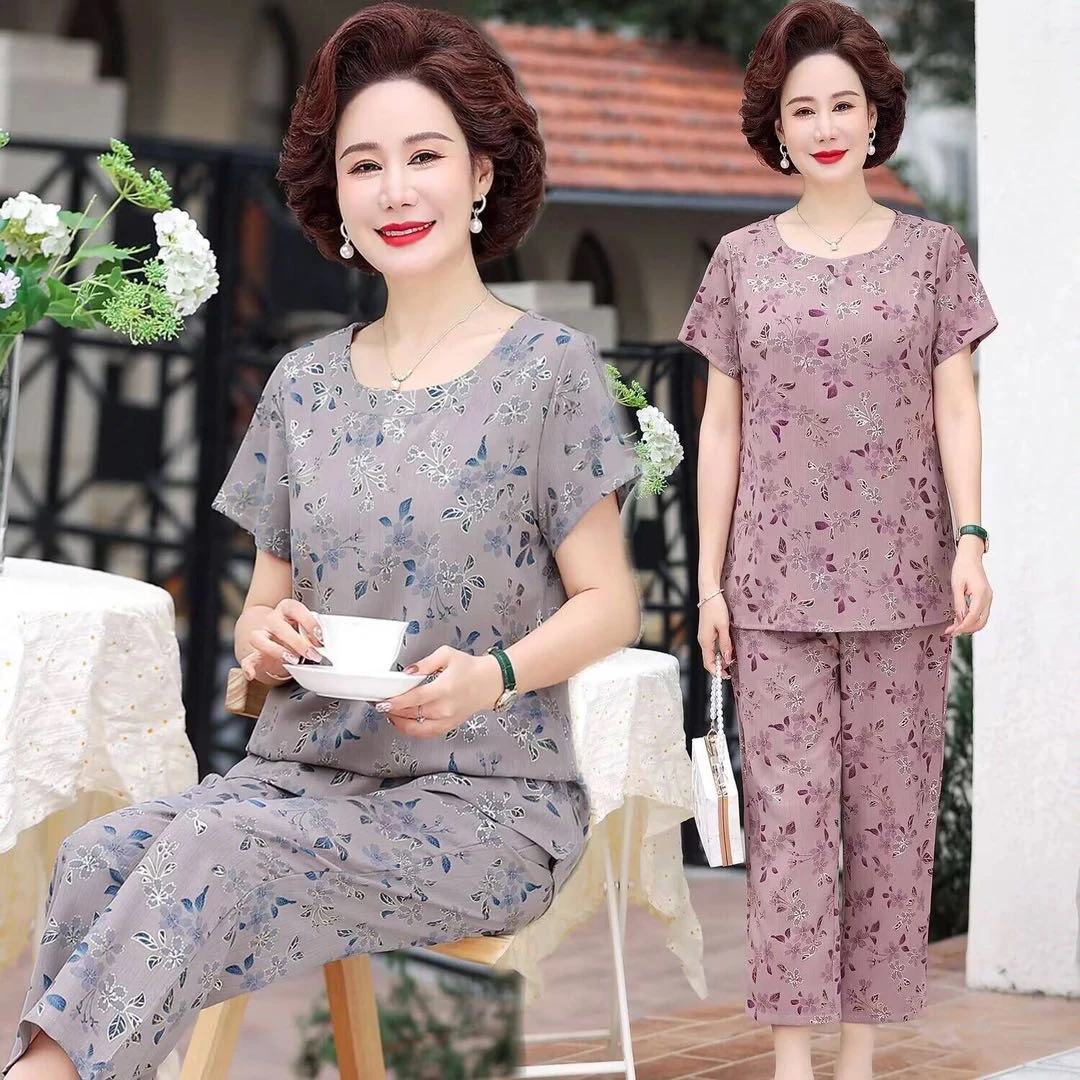 夏季薄款冰丝套装女妈妈装短袖九分裤两件套中老年人洋气奶奶衣服
