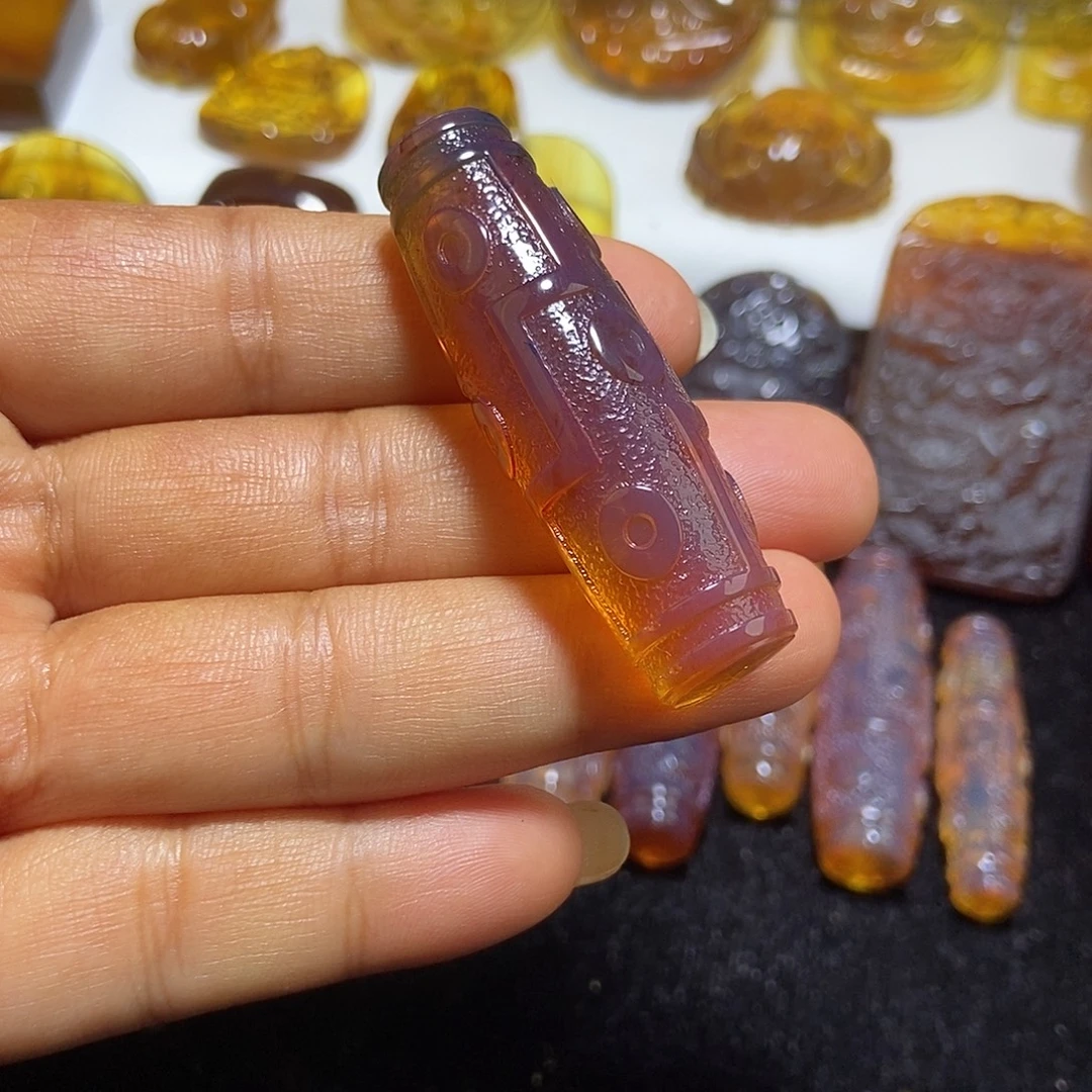 琥珀未镶嵌颈饰缅甸天然琥珀吊坠