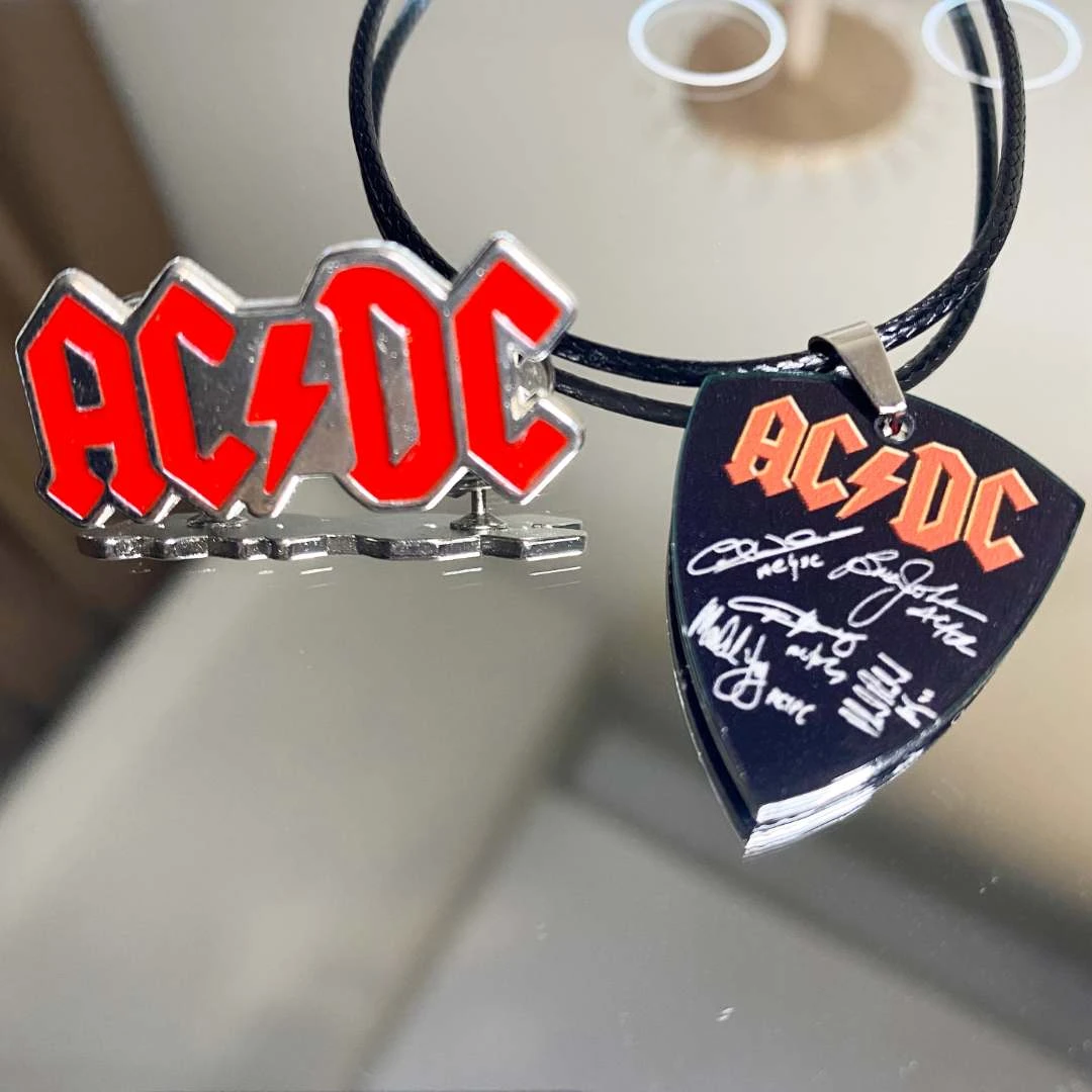 ACDC乐队签名专辑周边配饰欧美摇滚周边项链吉他拨片徽章胸针配饰