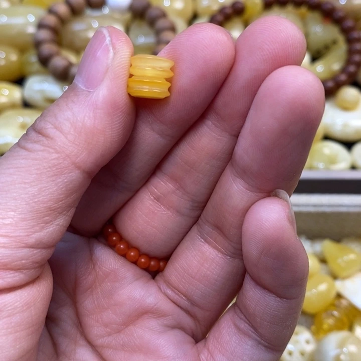 ****锦未镶嵌琥珀裸石原矿琥珀蜜蜡配饰