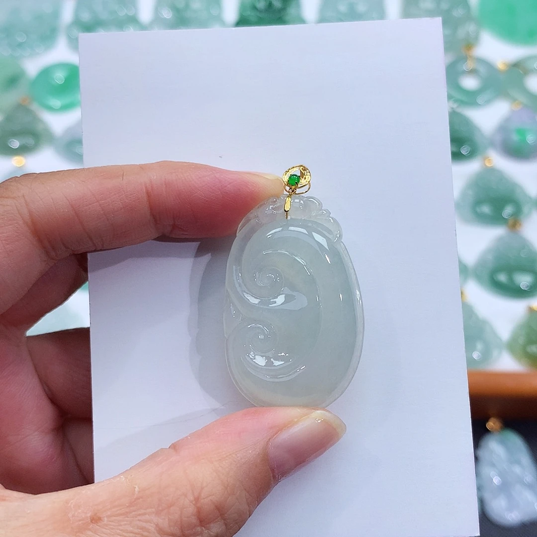 颈饰18K金镶嵌翡翠翡翠吊坠