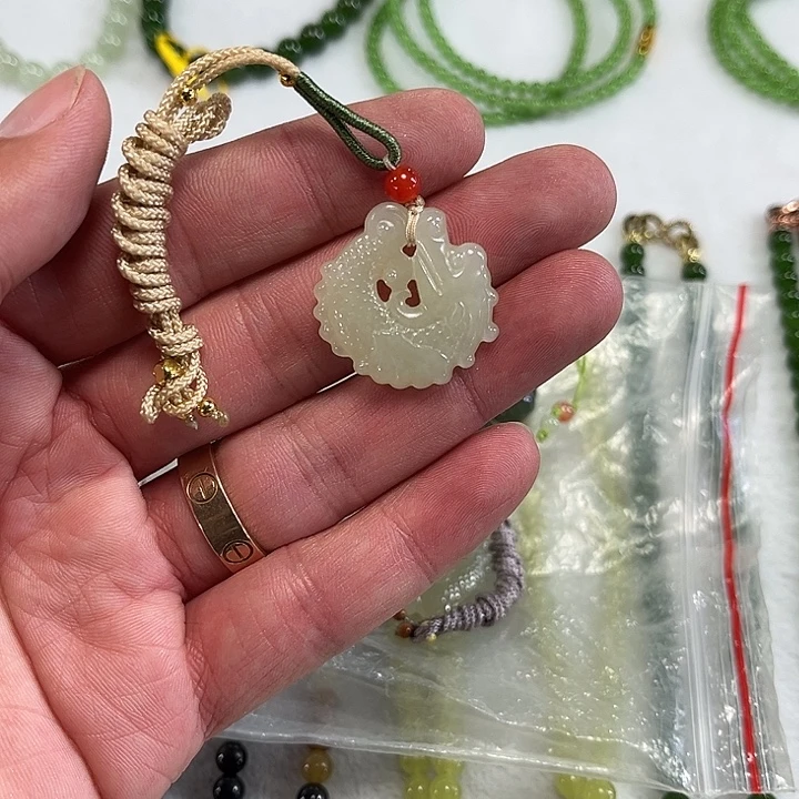 和田玉（糖玉）未镶嵌颈饰