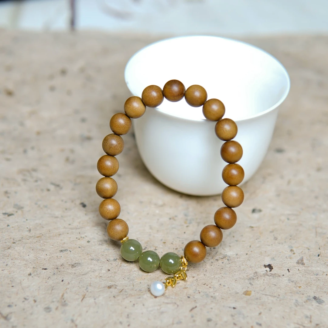 印度老山檀香‘’碧落珠影‘’正区迈索尔手串和田玉湖水绿08手串