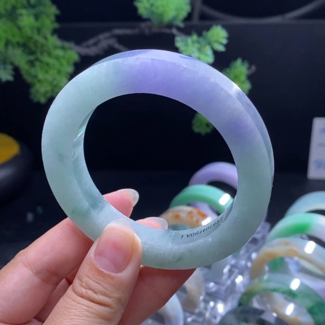 定制翡翠未镶嵌翡翠手镯