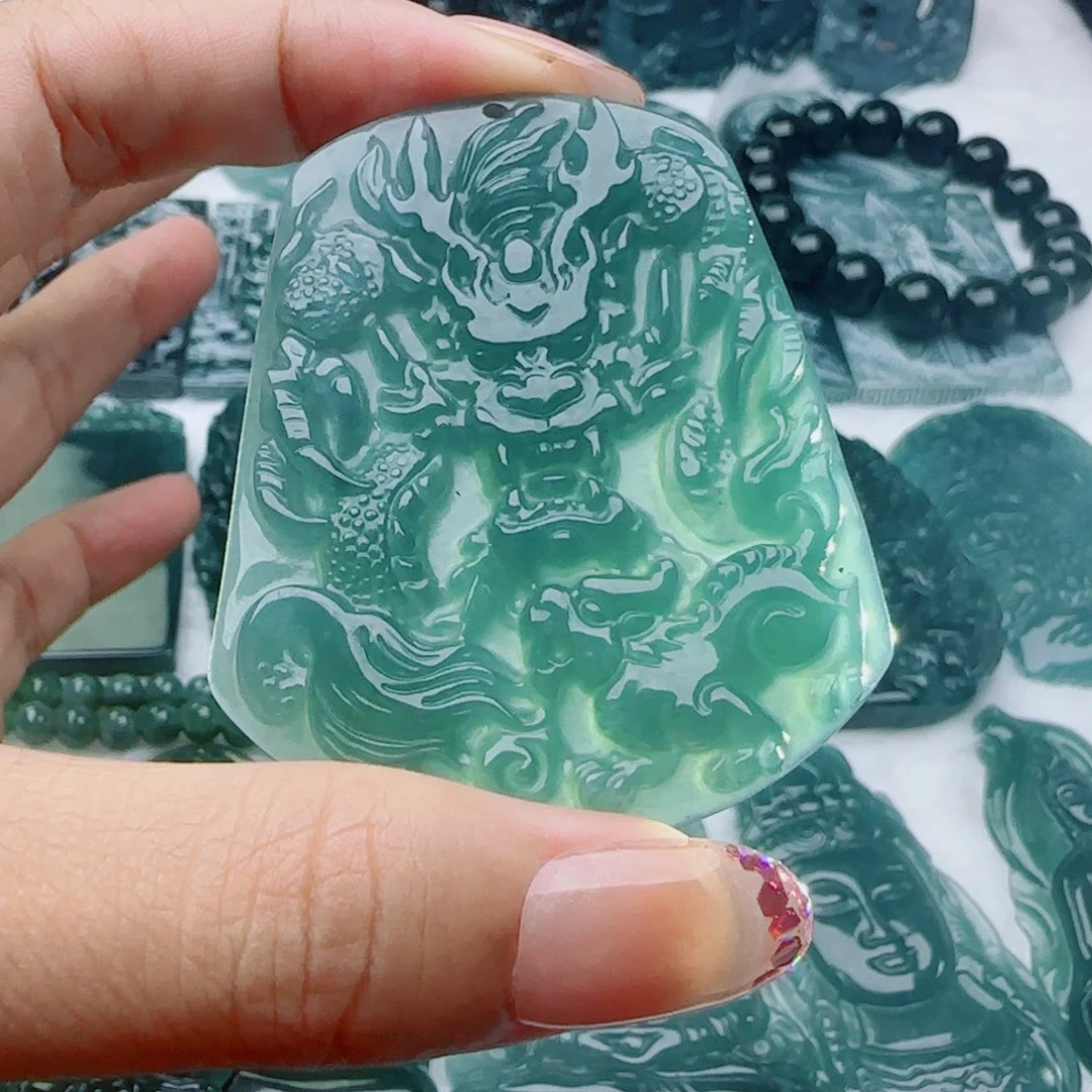 颈饰未镶嵌翡翠多样性发货天然的A货翡翠