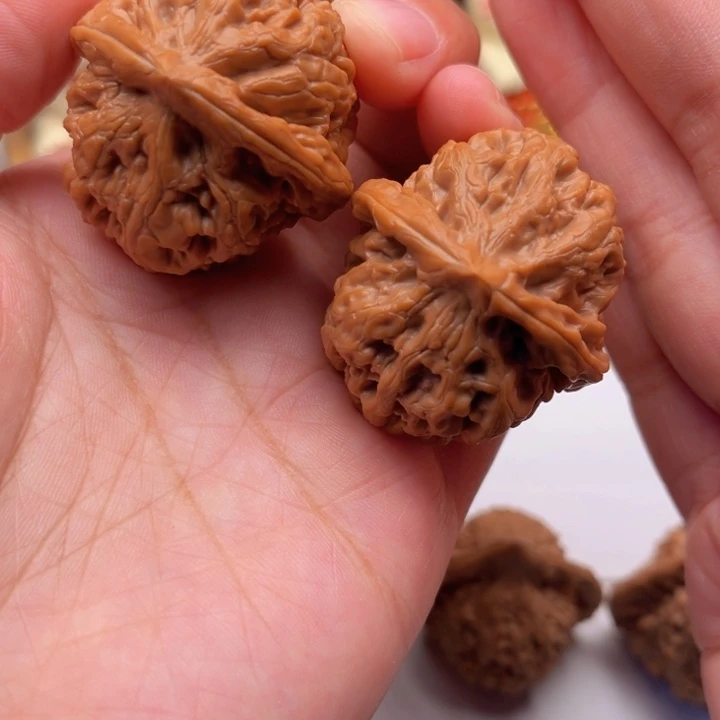 幺***一木质类文玩核桃凤凰台38