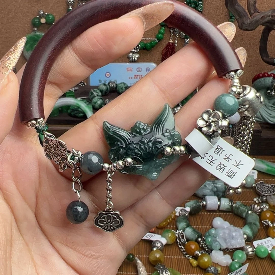 翡翠未镶嵌颈饰吊坠