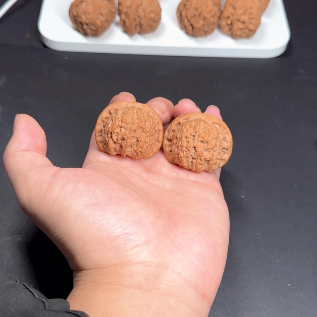 文玩核桃把件41血麒麟