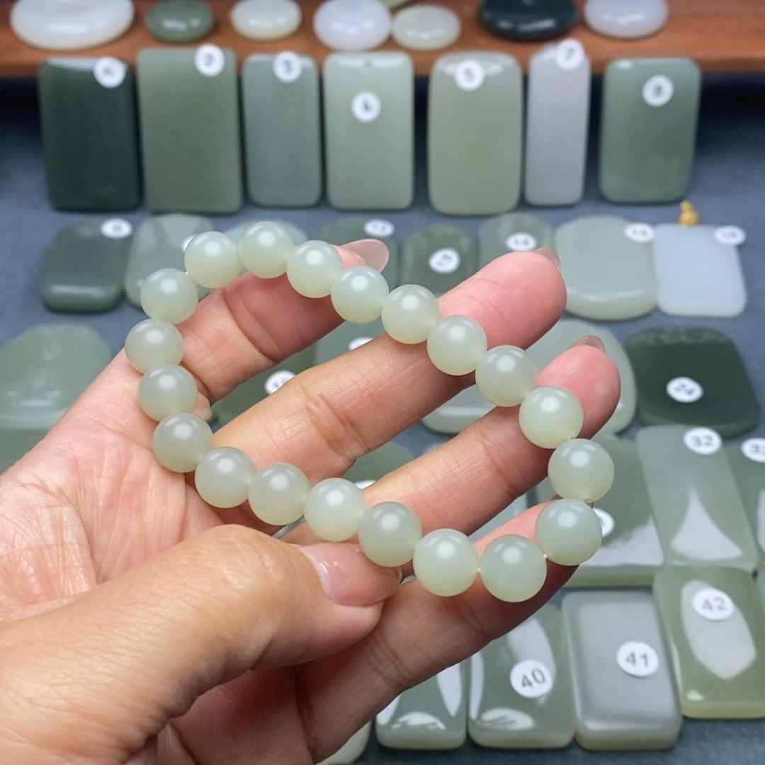 和田玉颈饰未镶嵌