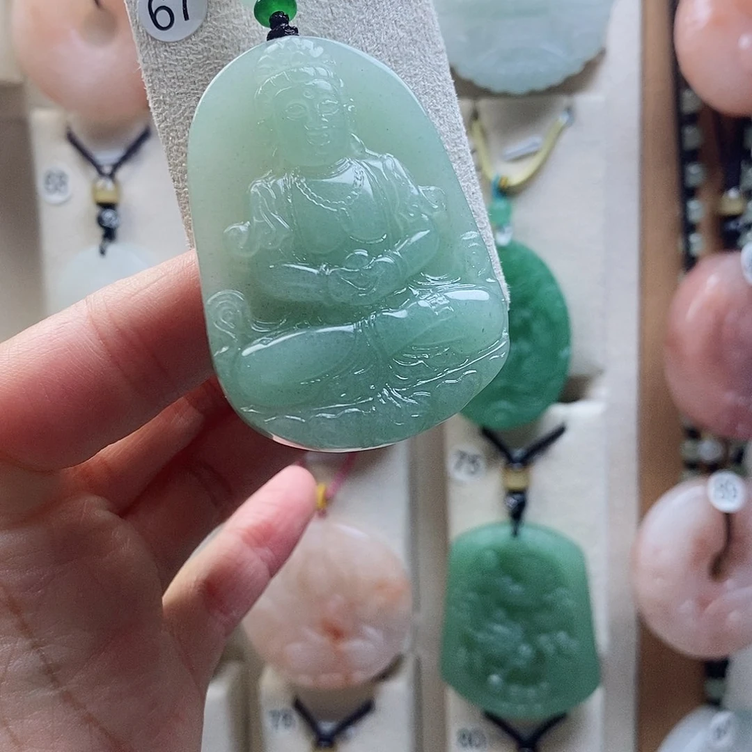 石英质玉未镶嵌颈饰
