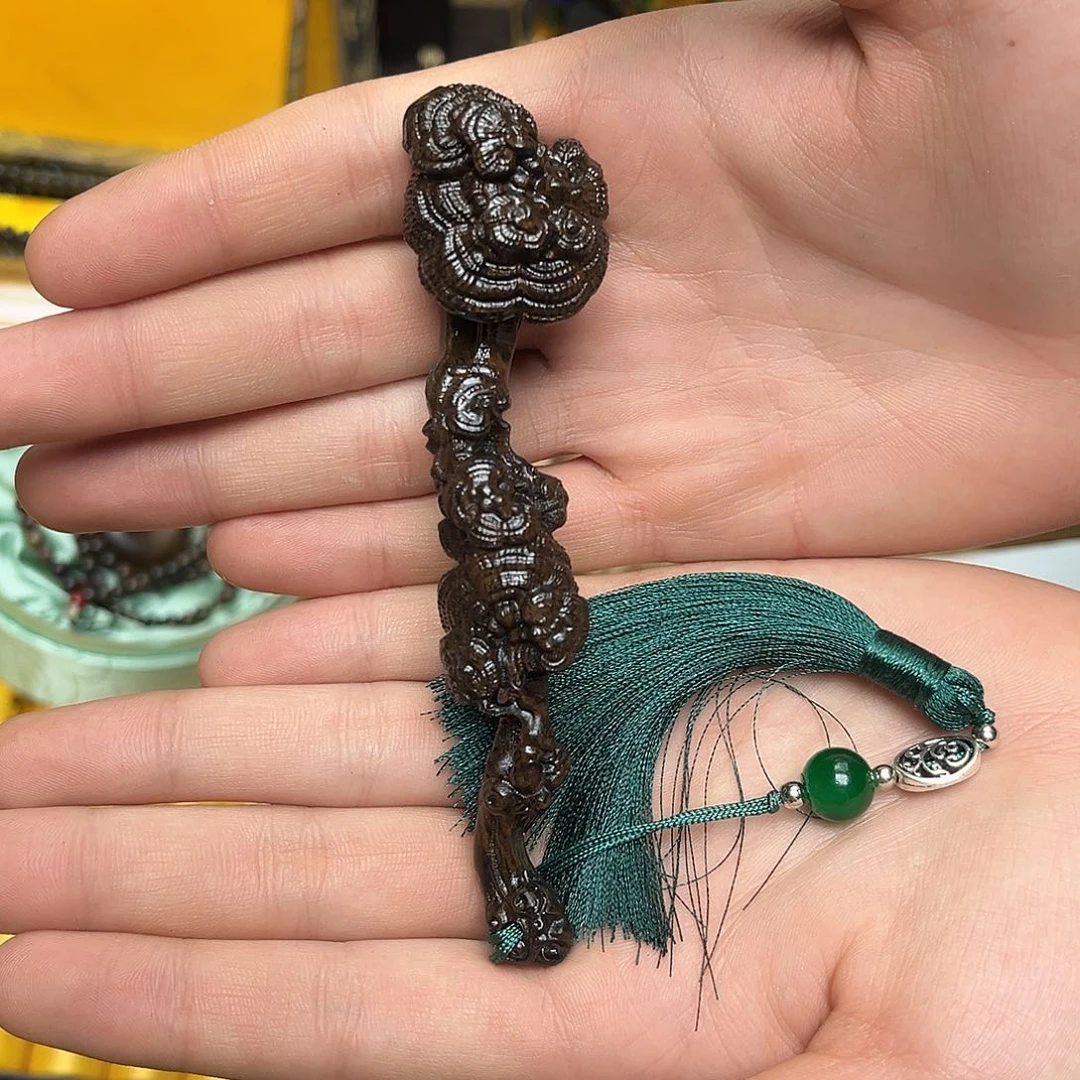 大叶紫檀（黑酸枝木类）