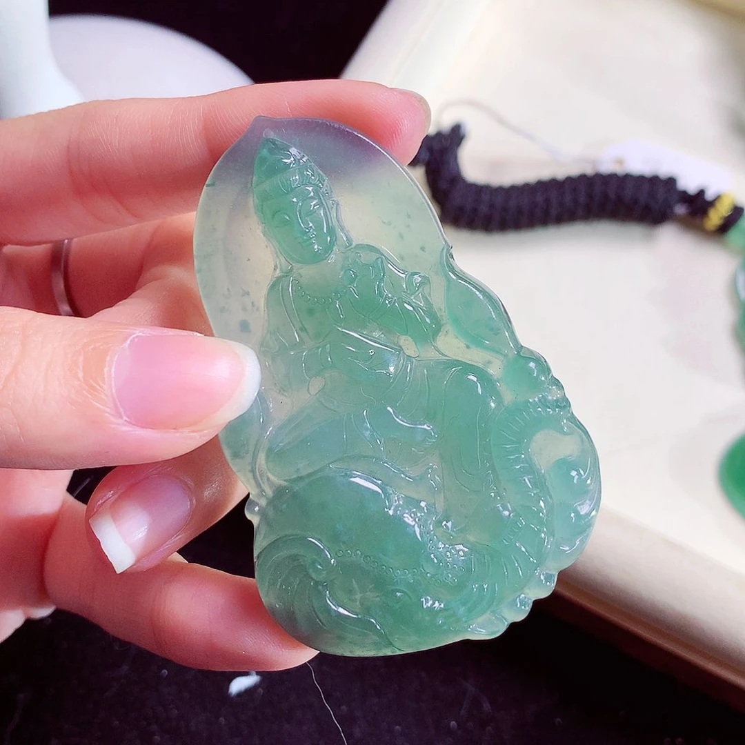 颈饰未镶嵌翡翠天然
