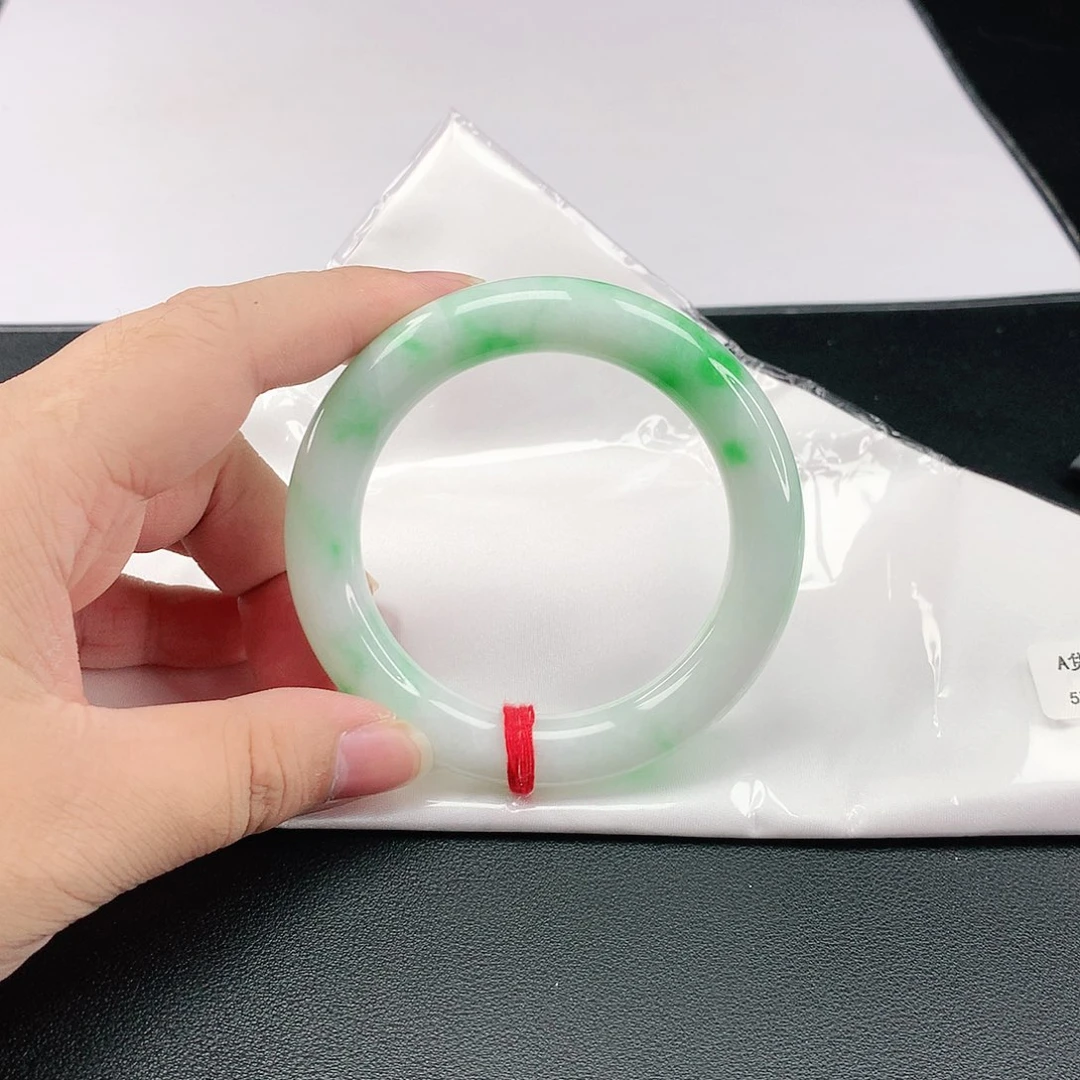 翡翠手镯未镶嵌翡翠008