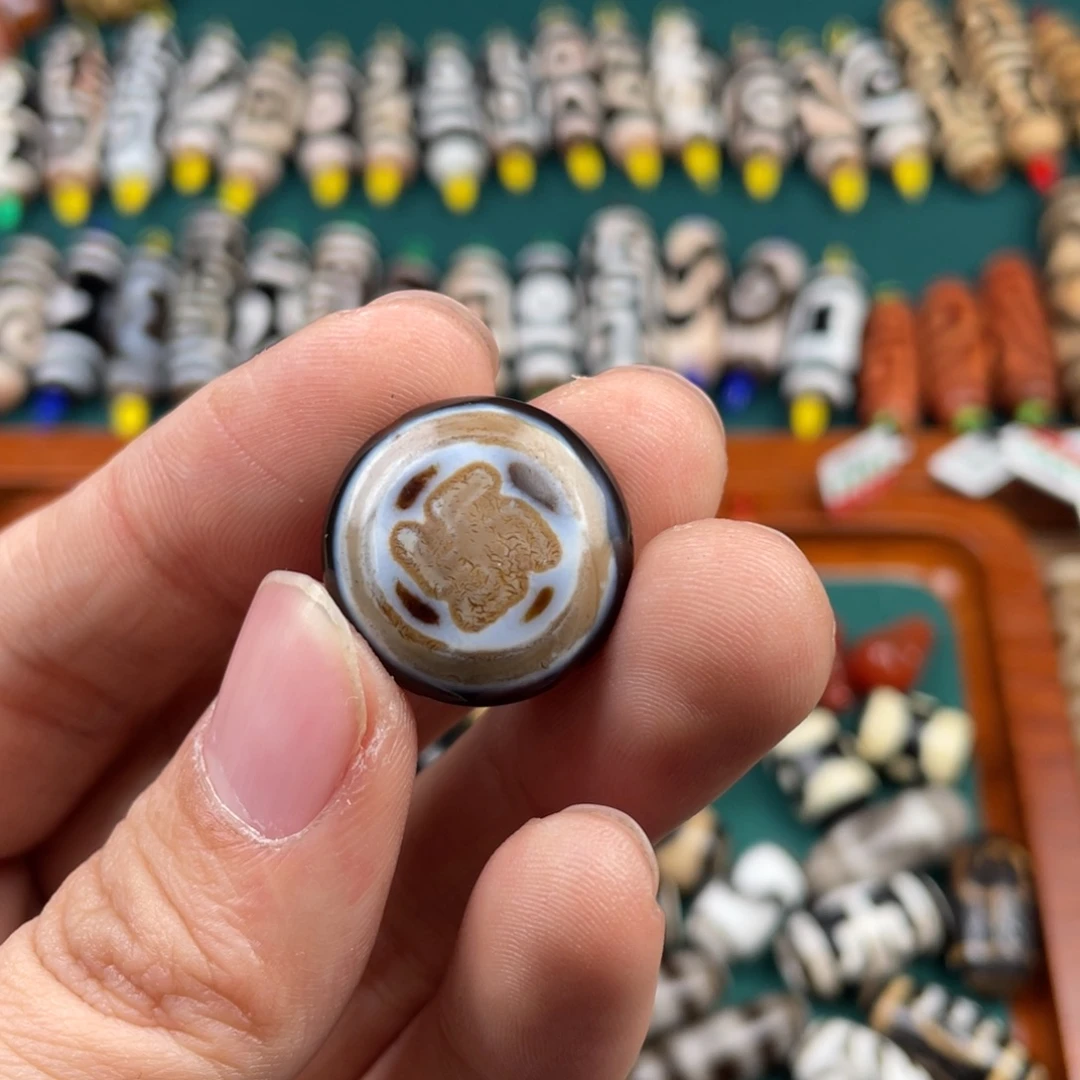 玛瑙/玉髓裸珠小板眼20mm