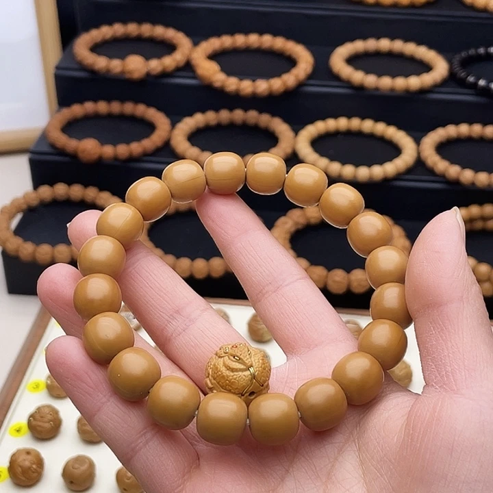 吊坠猴头核桃龙炎老型加蛇女镶嵌