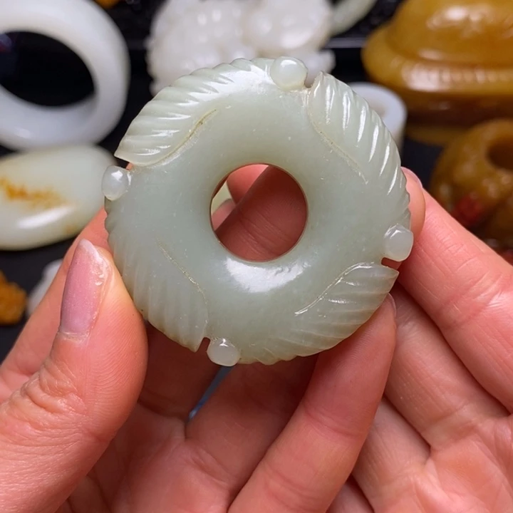 和田玉未镶嵌挂件