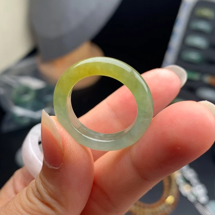 翡翠戒指未镶嵌戒圈