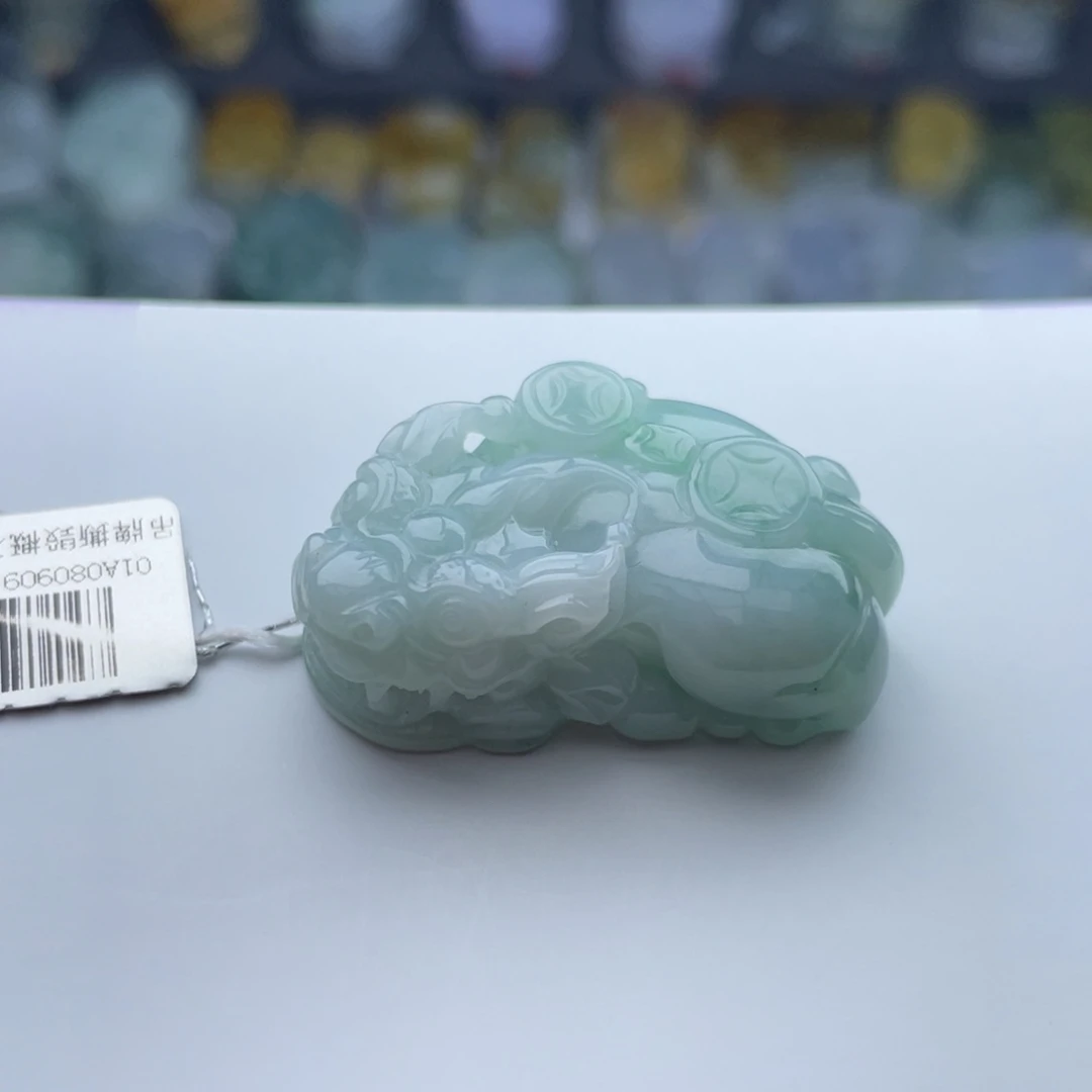 翡翠颈饰未镶嵌貔貅