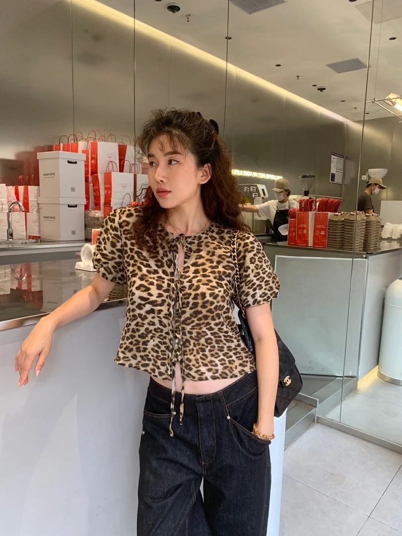 【ALL IN】韩系洋气碎花时尚豹纹系带泡泡袖上衣小衫3328