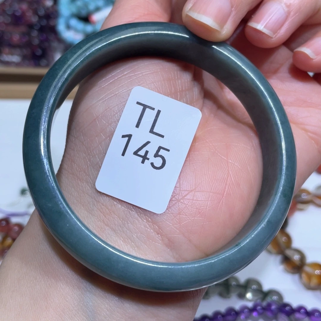 翡翠手镯未镶嵌59.8圈