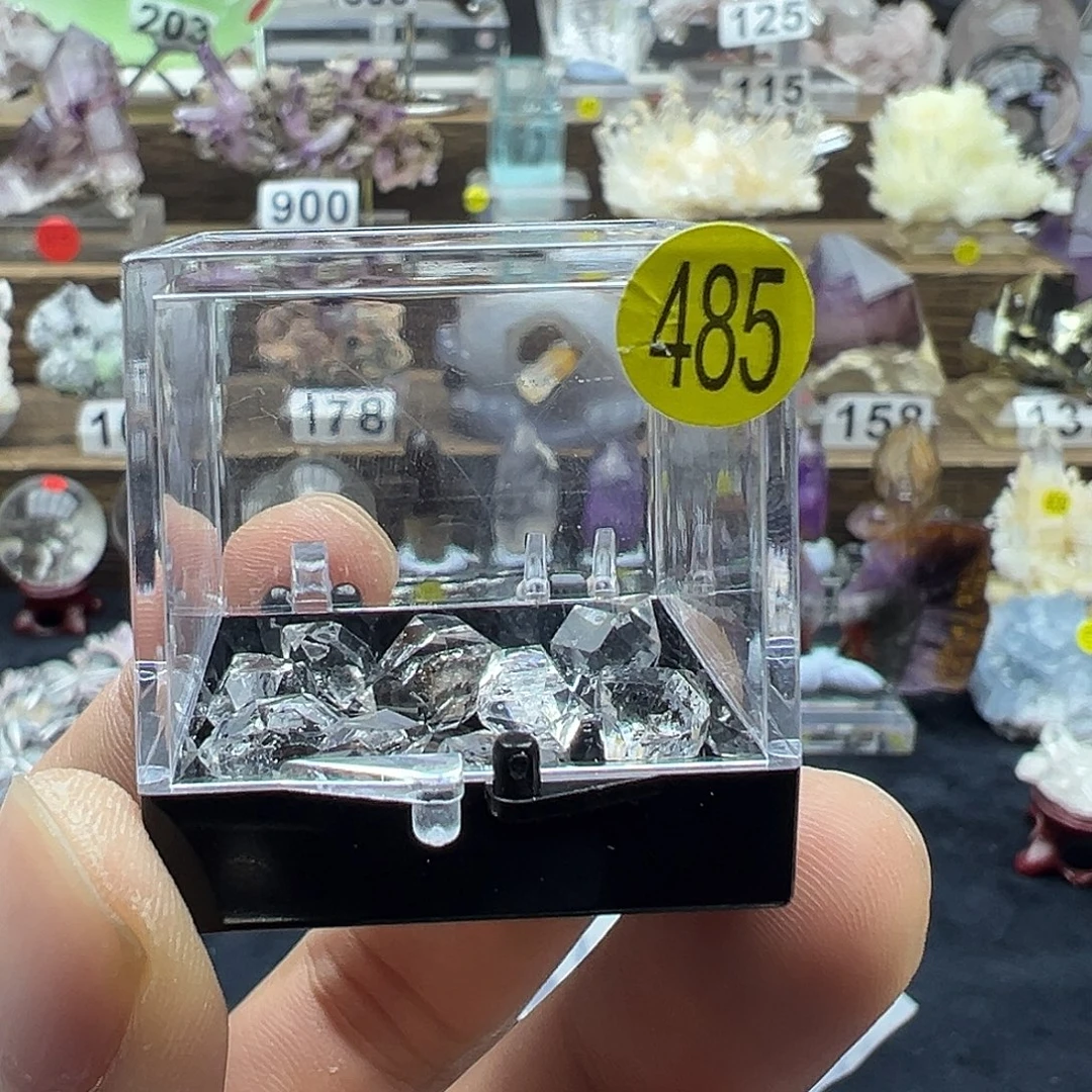 凝****未镶嵌珠宝半成品水晶