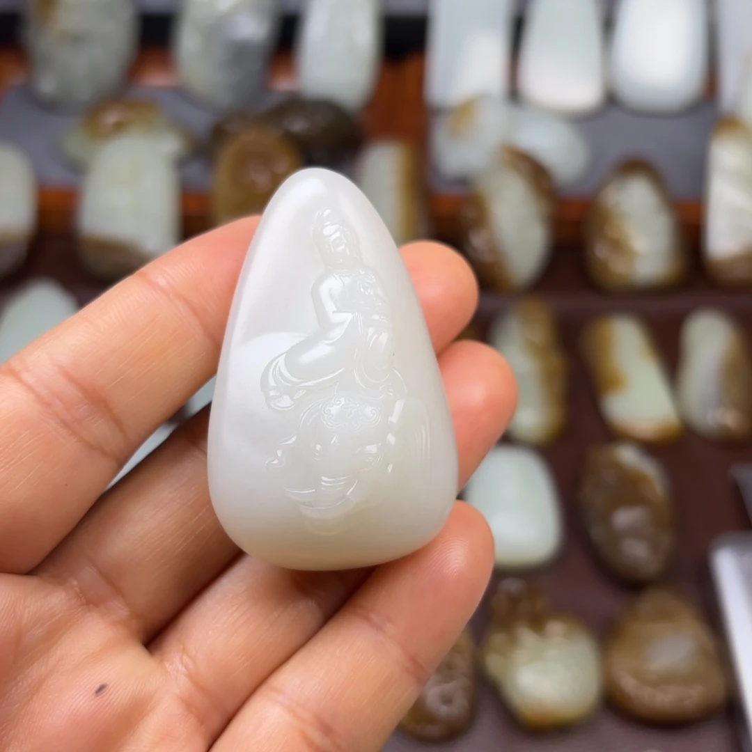 和田玉（糖玉）颈饰未镶嵌