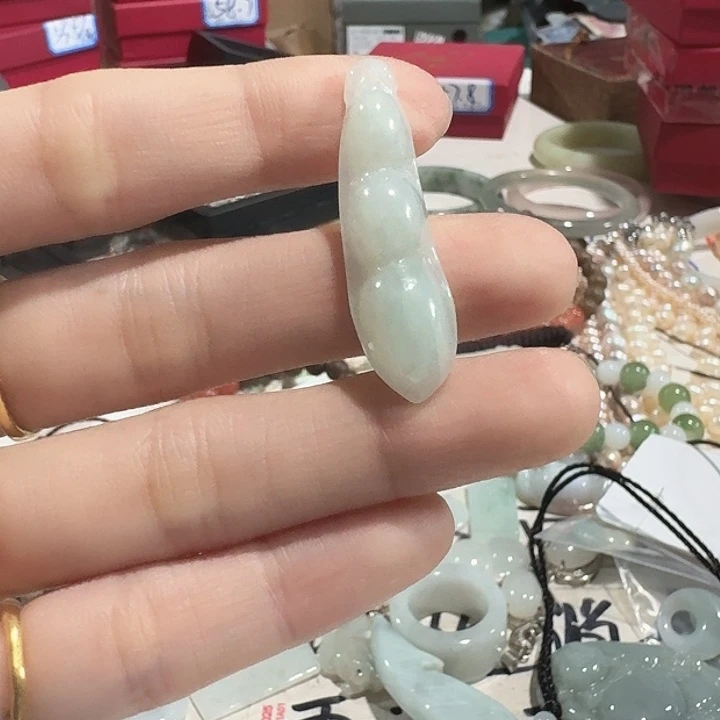 没***要翡翠未镶嵌颈饰豆子瑕疵
