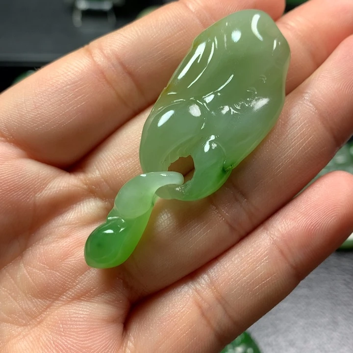 常***哥和田玉未镶嵌颈饰