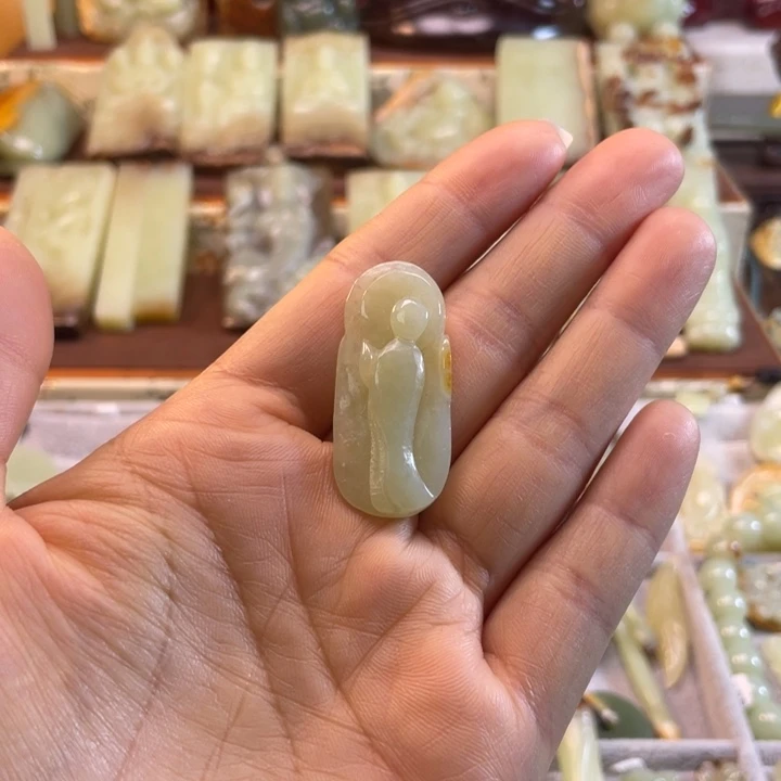 岫岩河磨玉（透闪石质玉）未镶嵌颈饰