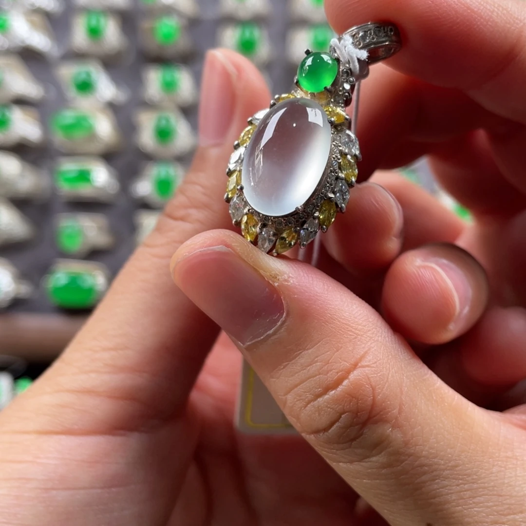 定制翡翠未镶嵌翡翠