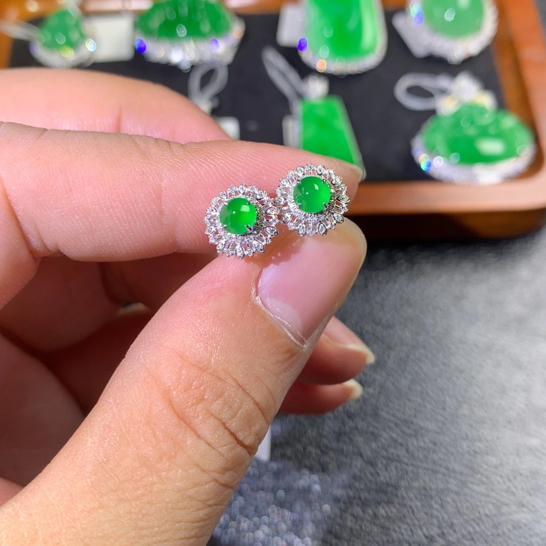 翡翠18K金镶嵌耳饰翡翠