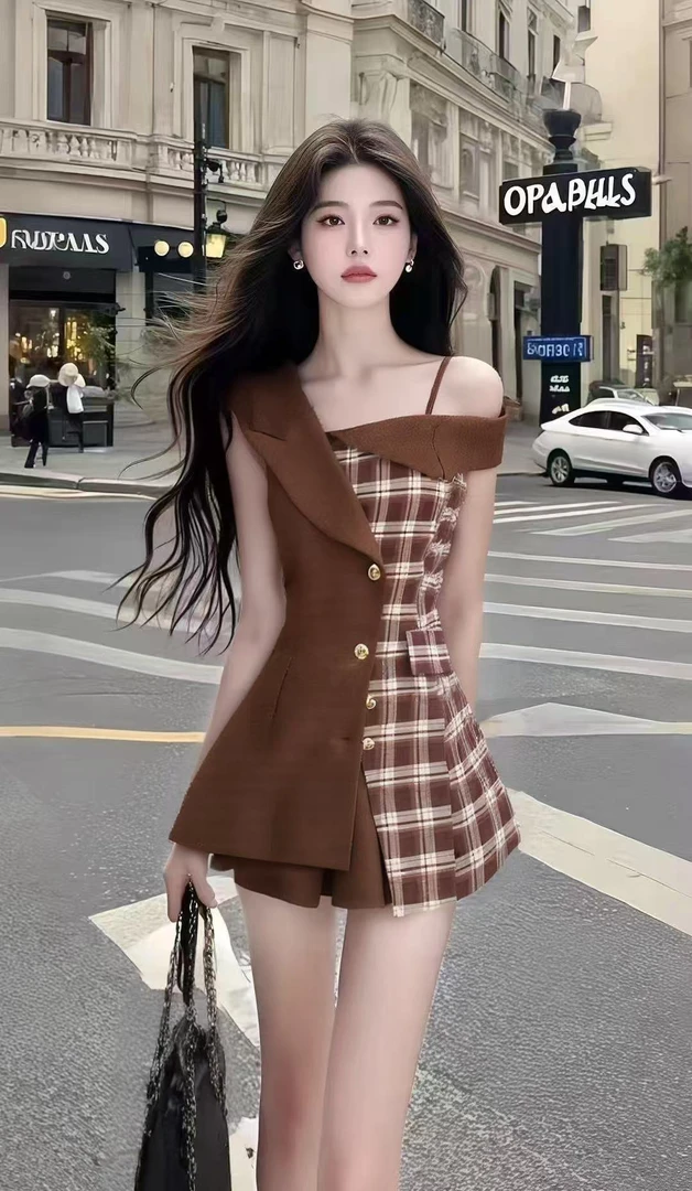 夏季氛围感穿搭棕色不规则领型收腰拼接设计感连衣裙女时尚短裙