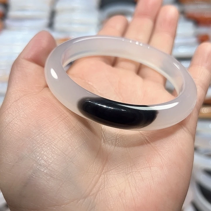 玛瑙/玉髓手镯未镶嵌幺*灵