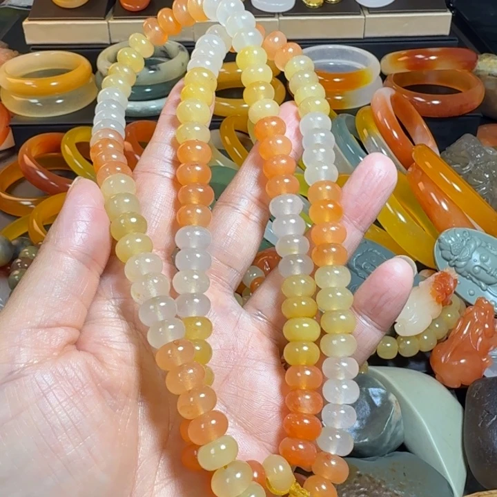 品***逸石英岩玉合金颈饰