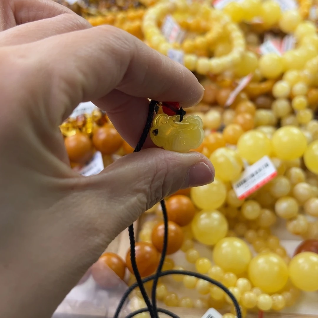 琥珀珠宝奇石未镶嵌