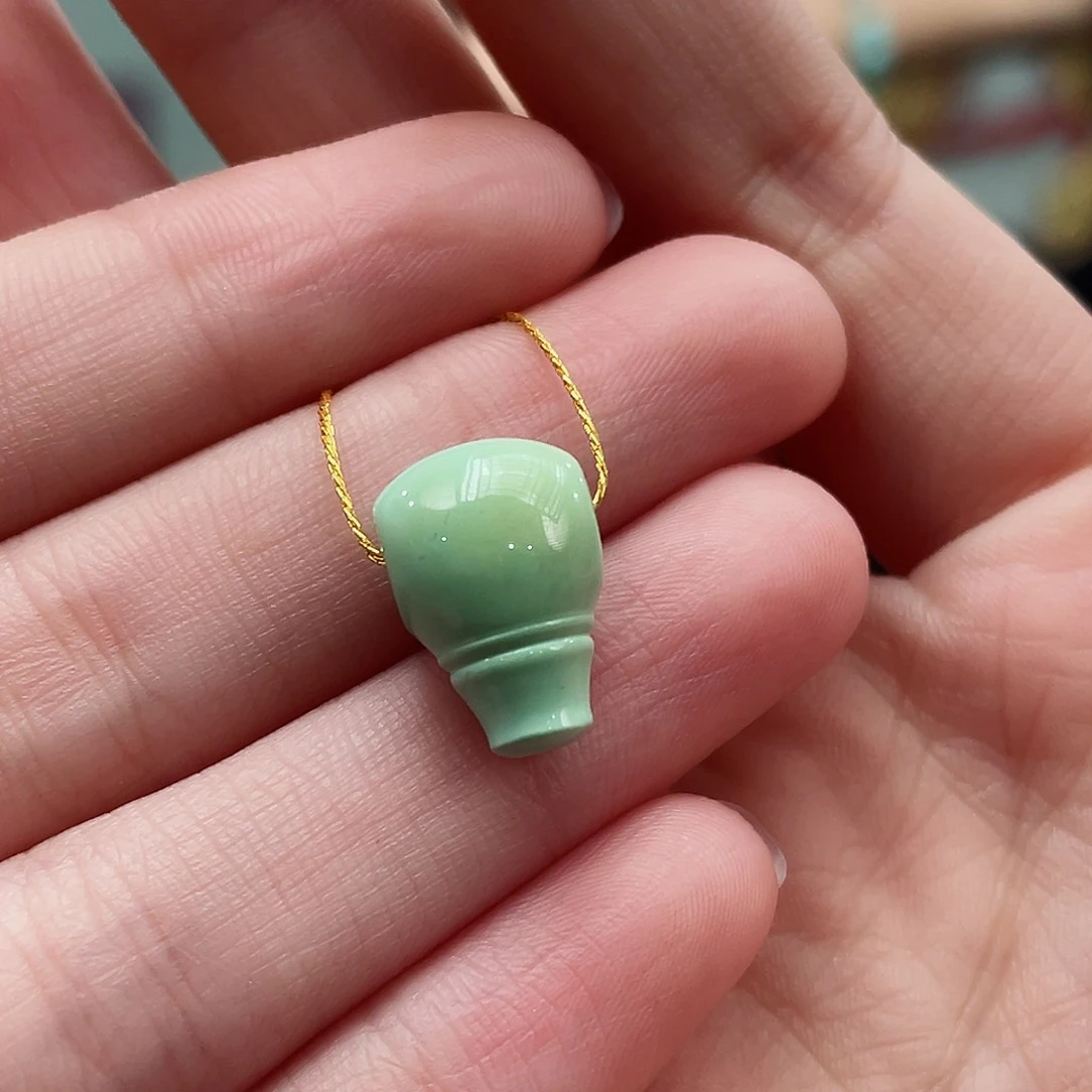 绿松石颈饰未镶嵌