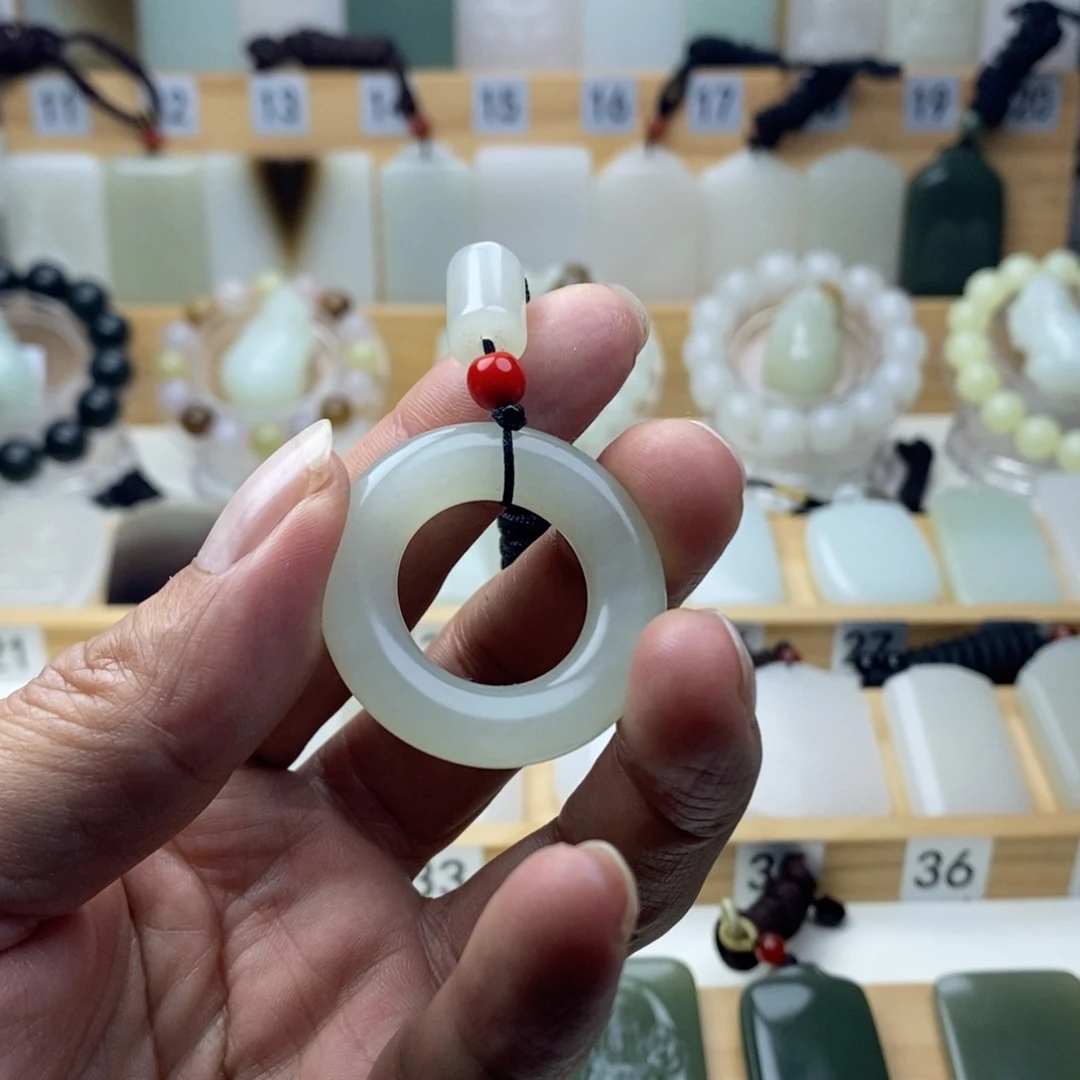 未镶嵌戒指和田玉（糖玉）