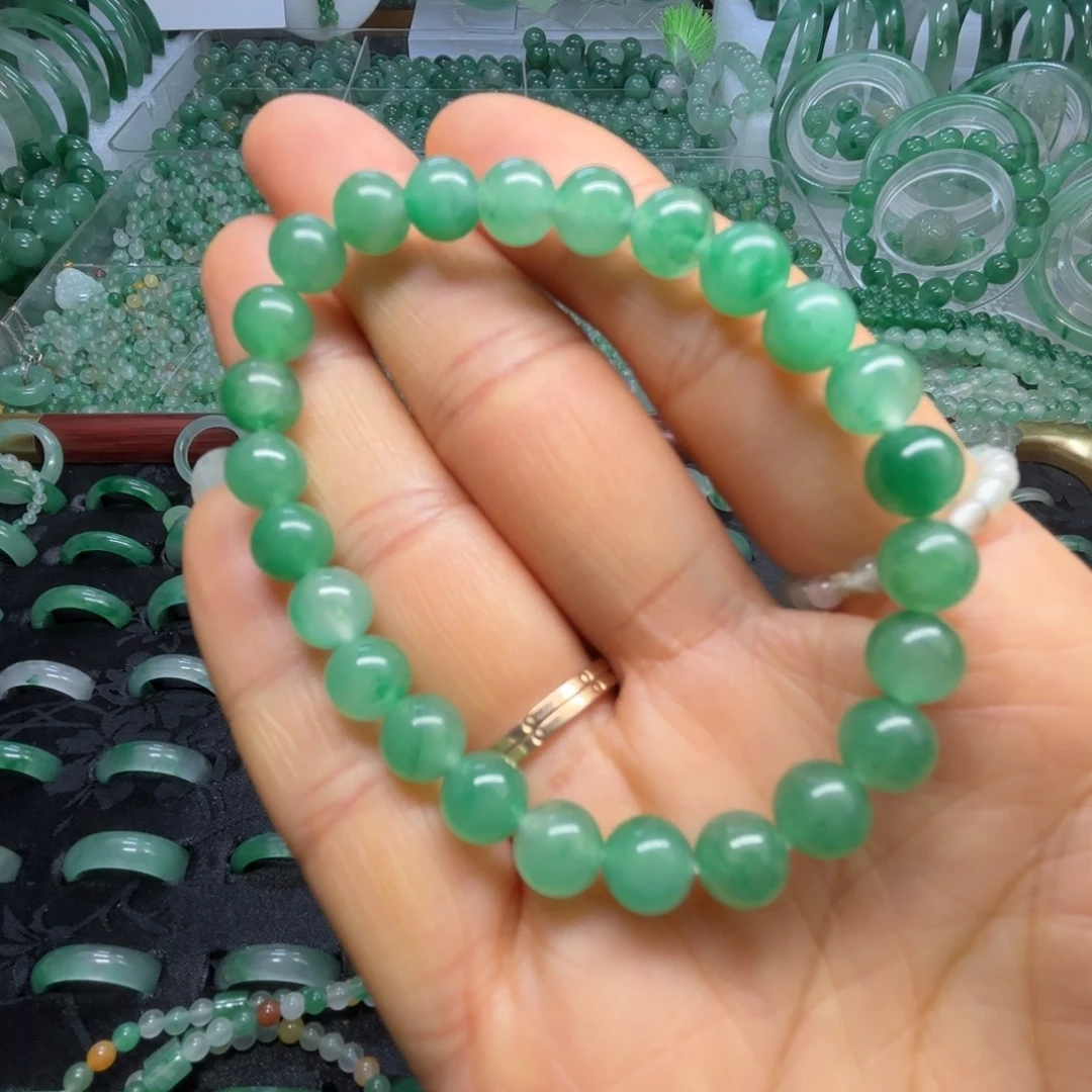 石英质玉（非洲翠）未镶嵌散珠卡7绿冰珠子手串