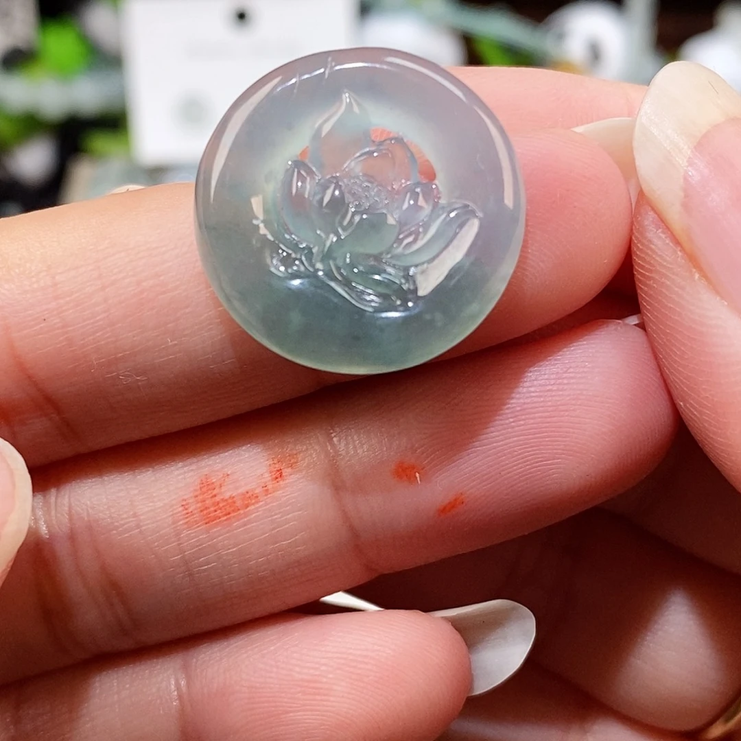 翡翠未镶嵌颈饰荷花牌