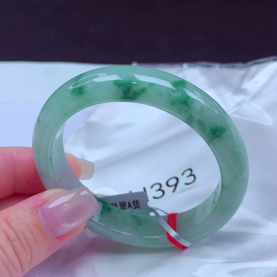 翡翠手镯未镶嵌手镯88