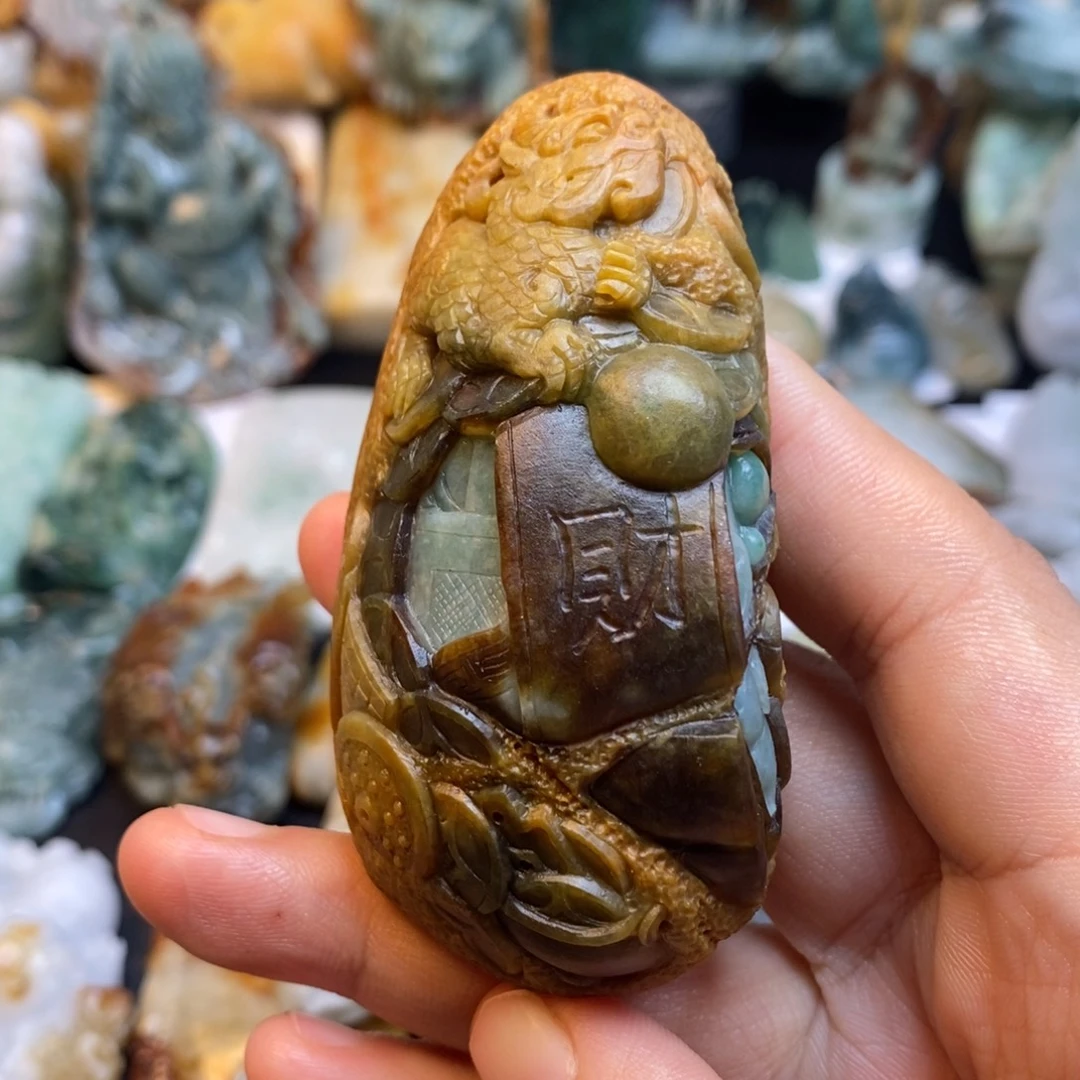 在***生定制翡翠未镶嵌特色