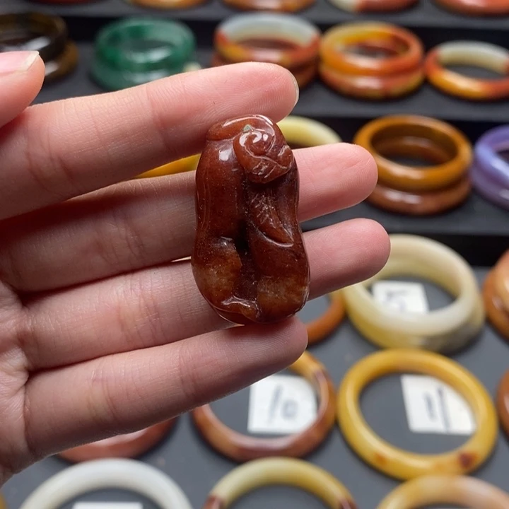 石英质玉（黄龙玉）吊坠未镶嵌