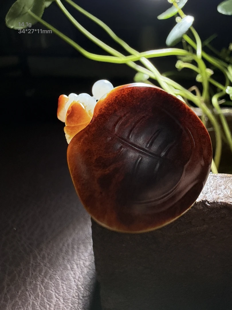 新疆和田玉（子料）龙龟苏州名家作品雕刻