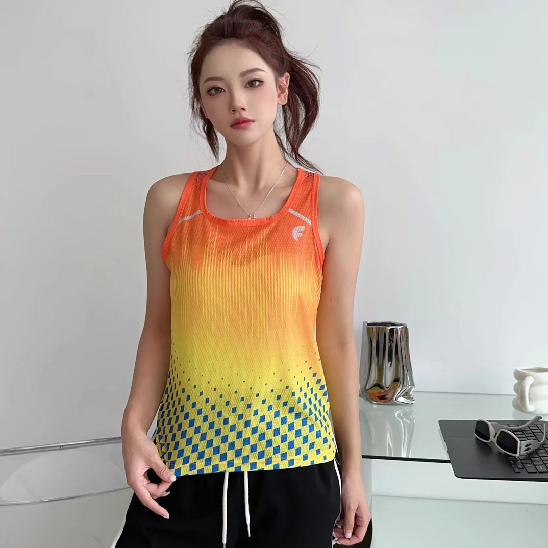 凌动飞兔极光系列超轻透气速干专业运动马拉松跑步背心无袖休闲