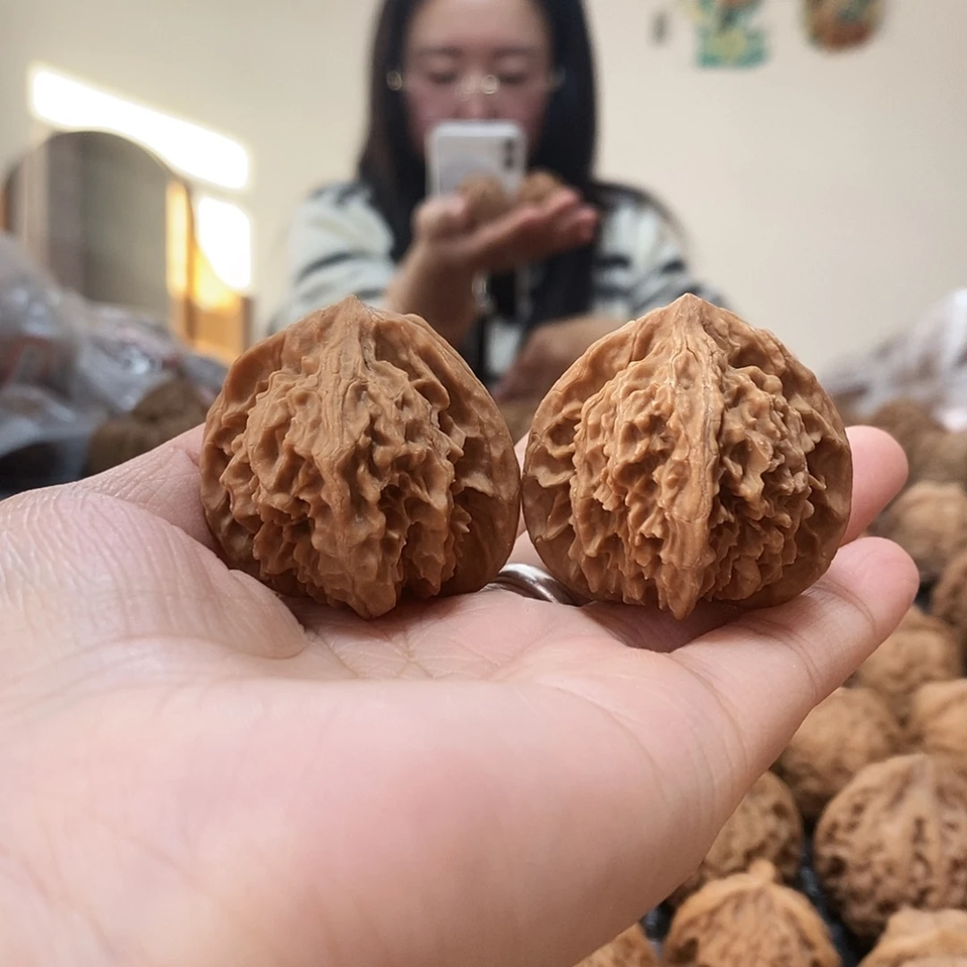 文玩核桃吊坠皇冠39+磕