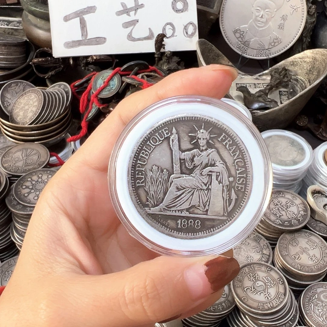 金属复古风格摆件