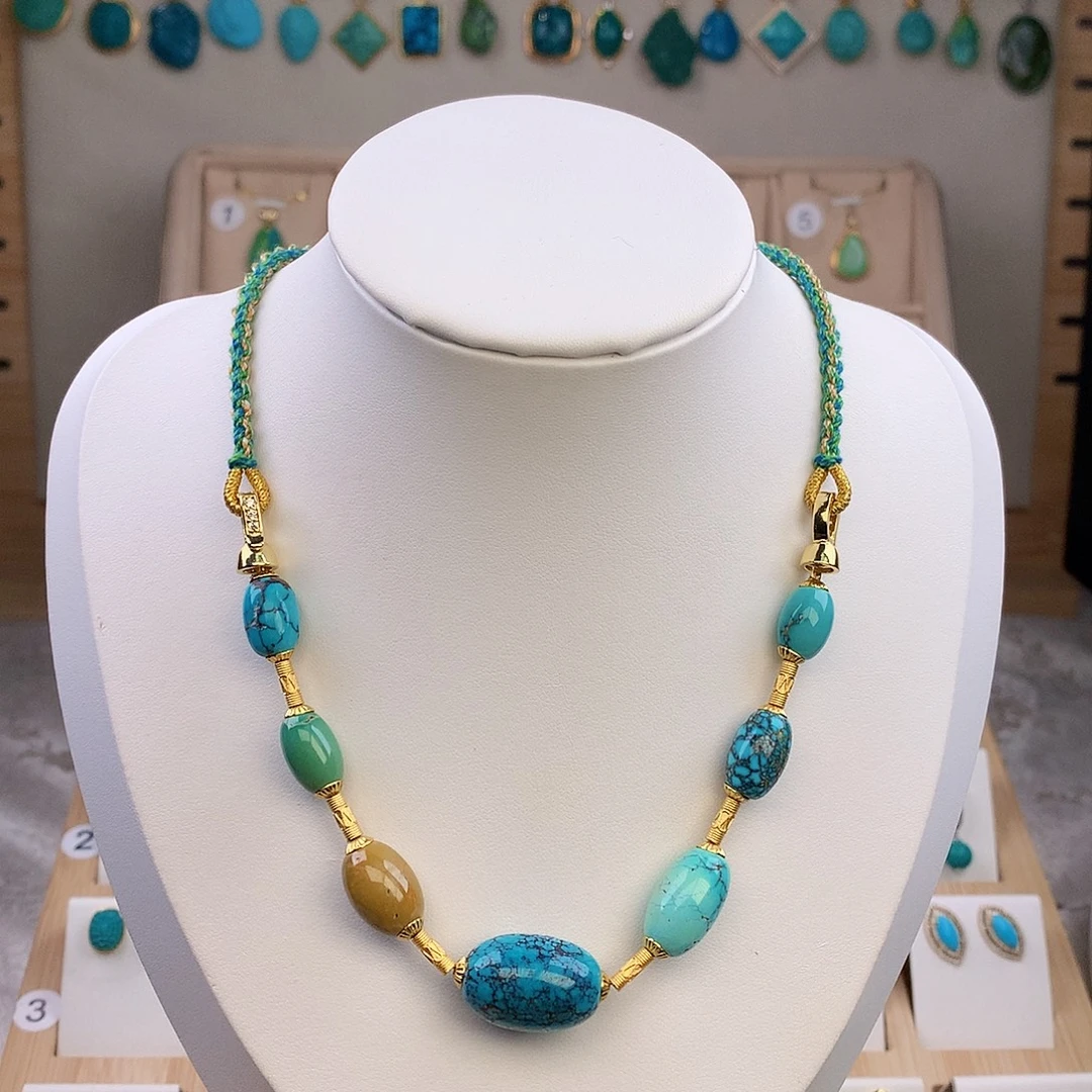 绿松石未镶嵌颈饰