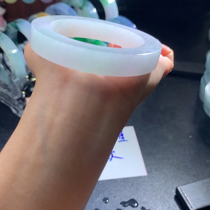 定制翡翠手镯未镶嵌