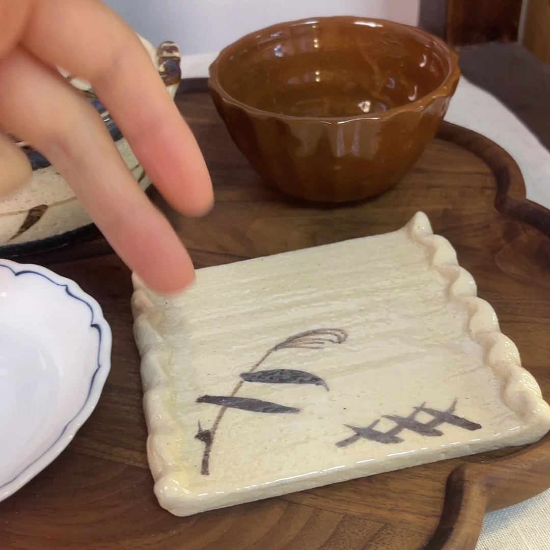 瓷片清水烧卷边碟子可作杯垫3